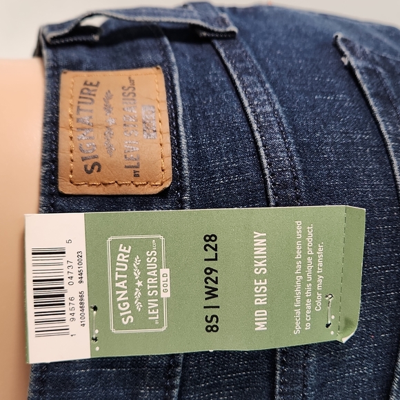 NWT Signature by Levi Strauss Mid Rise Skinny 29×28 Jeans, Flawless - Picture 10 of 17
